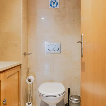 Проживание в семье Quartos Da Expo *